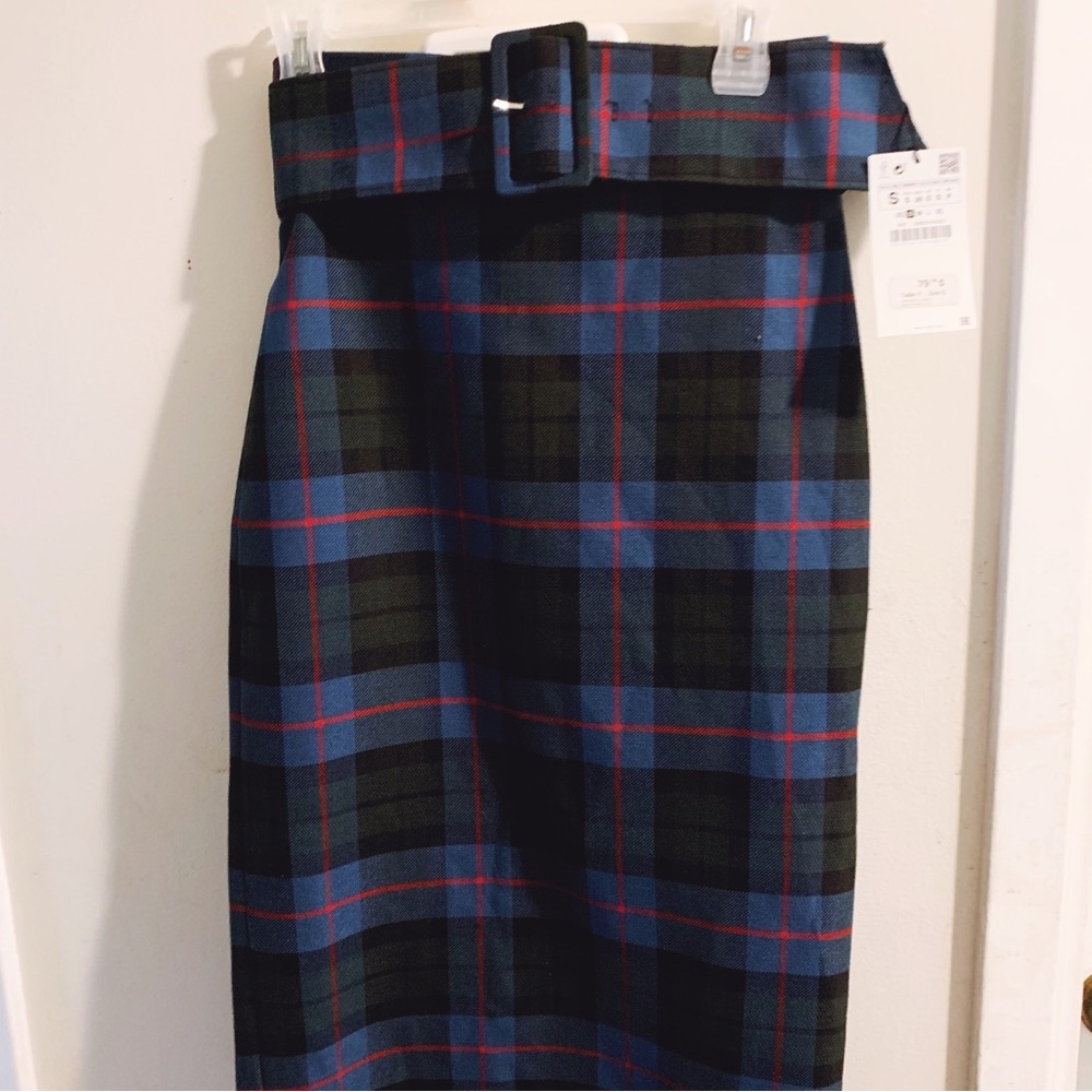 Zara Woman size small teal, red, and green pencil skirt with fabric belt.
